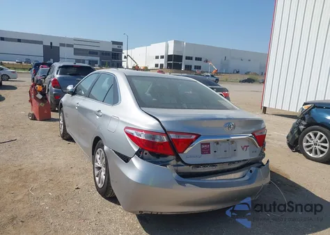 2016 Toyota Camry Le z USA, uszkodzony, nr VIN 4T4BF1FK6GR533738
